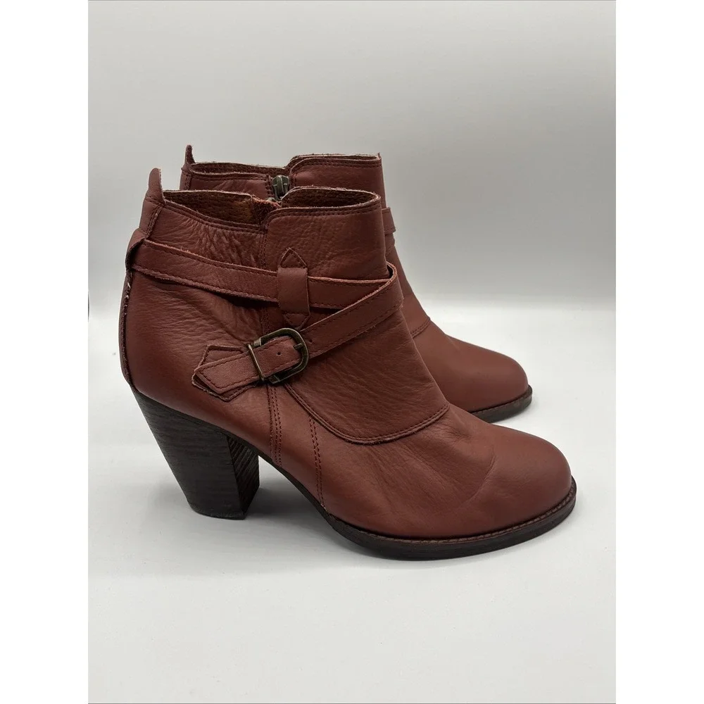 EMU‎  Women's Seville Ankle Sheepskin + Leather Block Heel Boots Size 9